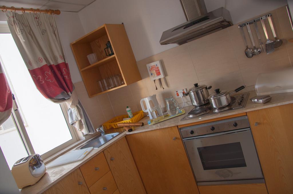 Aparthotel Club Salina Wharf Qawra Habitación foto