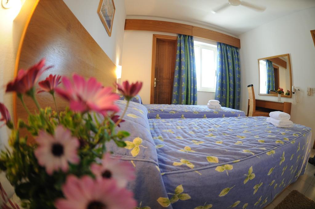 Aparthotel Club Salina Wharf Qawra Habitación foto